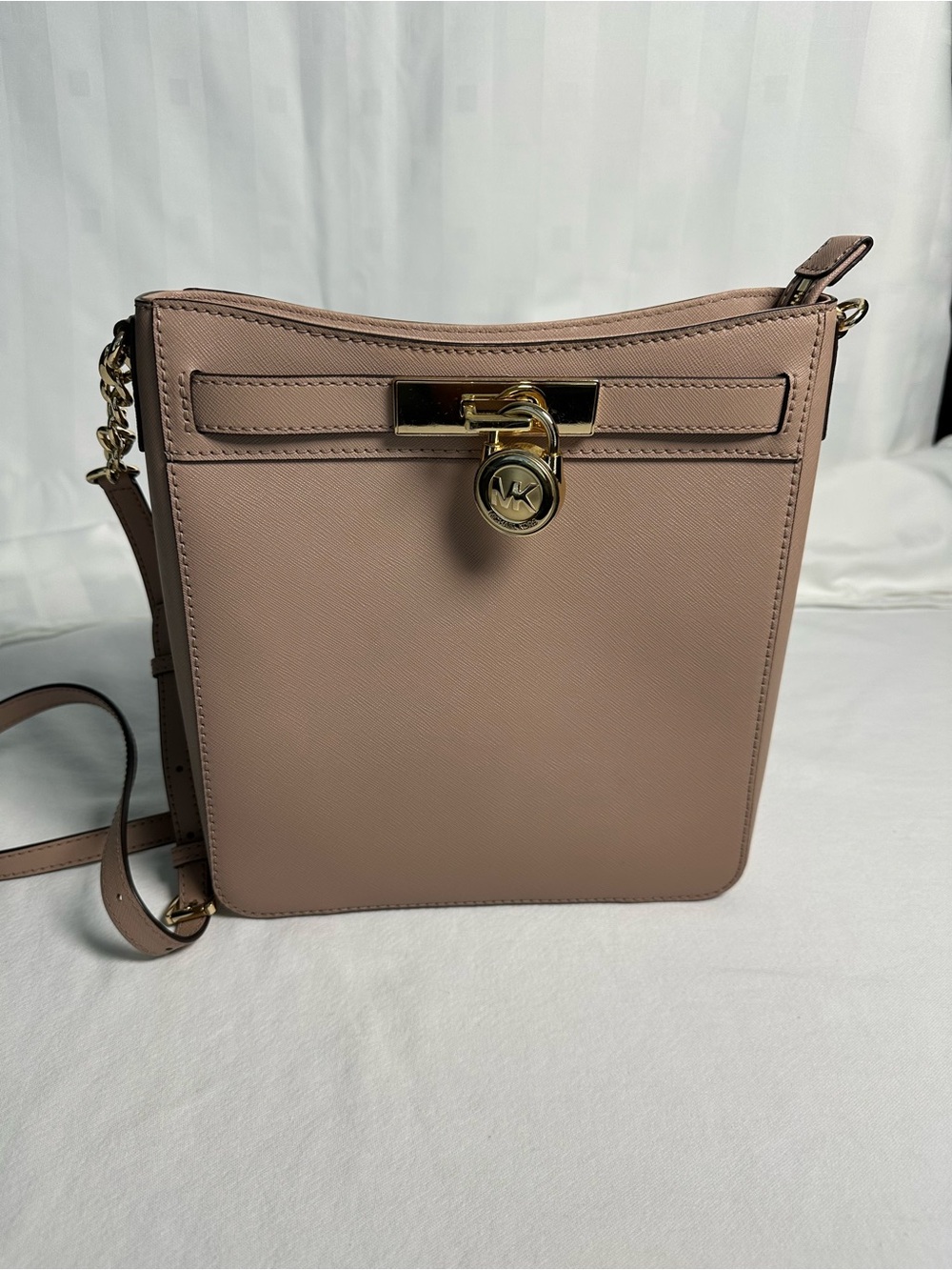 Michael Kors Hamilton Medium Messenger Crossbody Bag in Blush